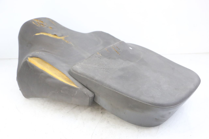 photo de SELLA APRILIA SCARABEO GT 125 (1999 - 2007) - Stato della superficie e materiale