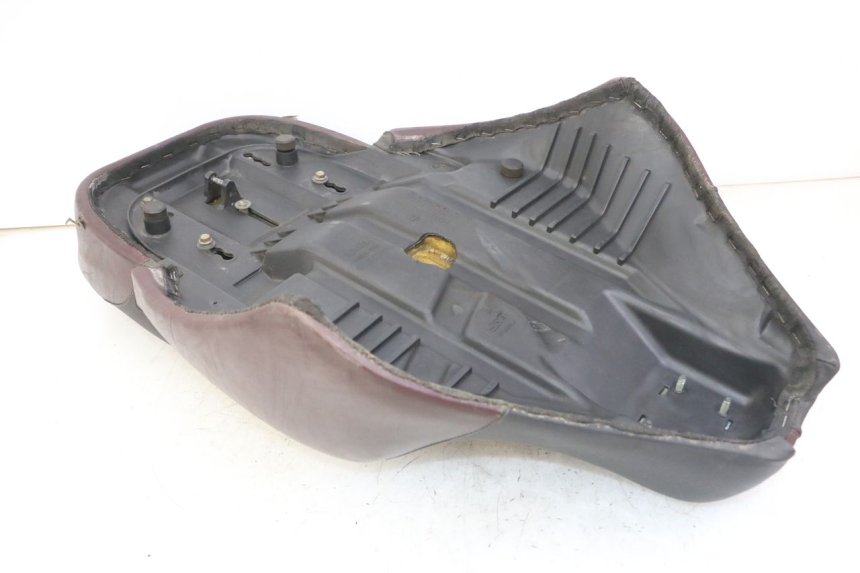 photo de SELLA APRILIA SCARABEO GT TOURING 125 (1999 - 2005) - Dettaglio del componente