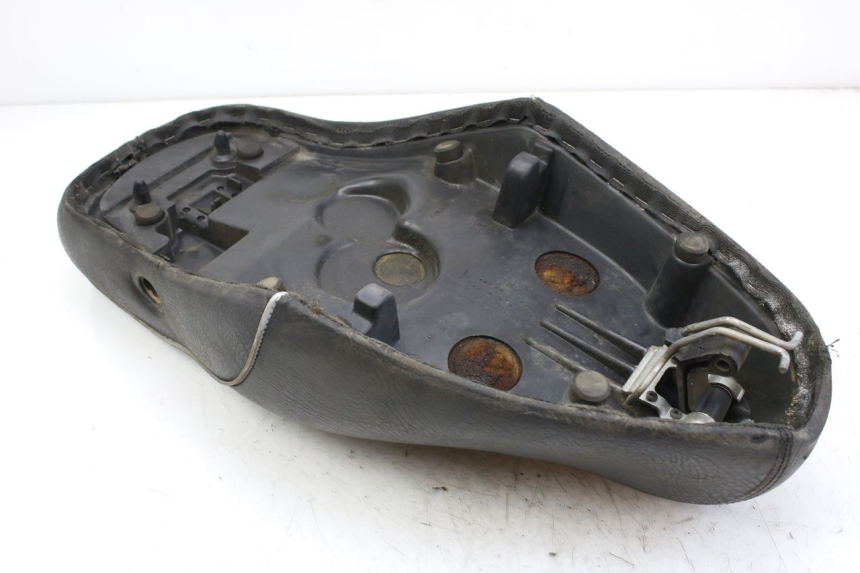 photo de SELLE APRILIA SCARABEO 100 (2003 - 2012) - Primo piano tecnico