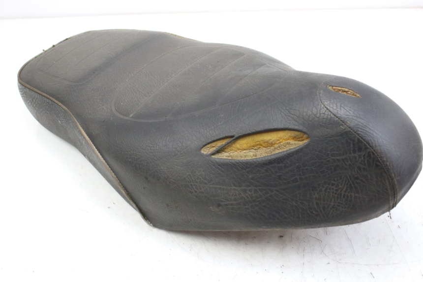 photo de SELLE APRILIA SCARABEO 100 (2003 - 2012) - Marcature e riferimenti originali