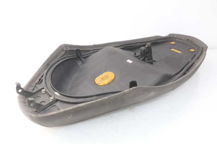 photo de SELLA HONDA SES DYLAN 125 (2002 - 2006) - Dettagli dei punti di fissaggio