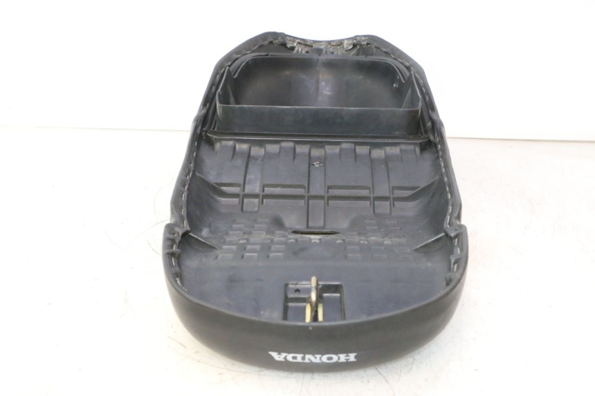 photo de SELLA HONDA SH 125 (2001 - 2003) - Dettagli dei punti di fissaggio