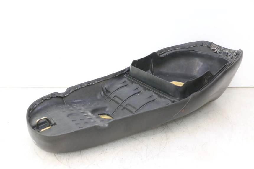 photo de SELLA HONDA SH 125 (2001 - 2003) - Stato della superficie e materiale