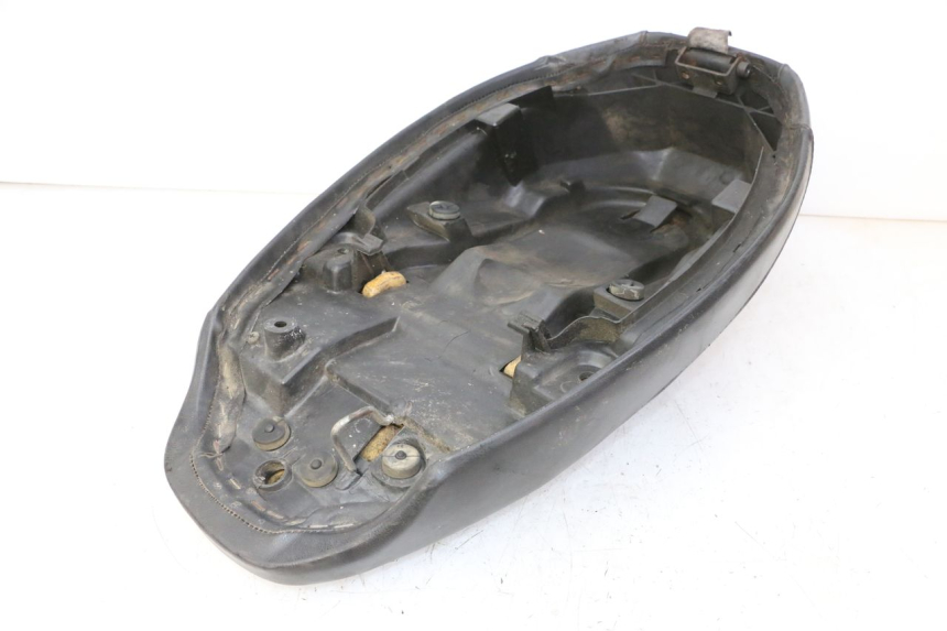 photo de SELLA PEUGEOT SPEEDAKE 50 (1995 - 1997) - Zoom sullo stato d'uso