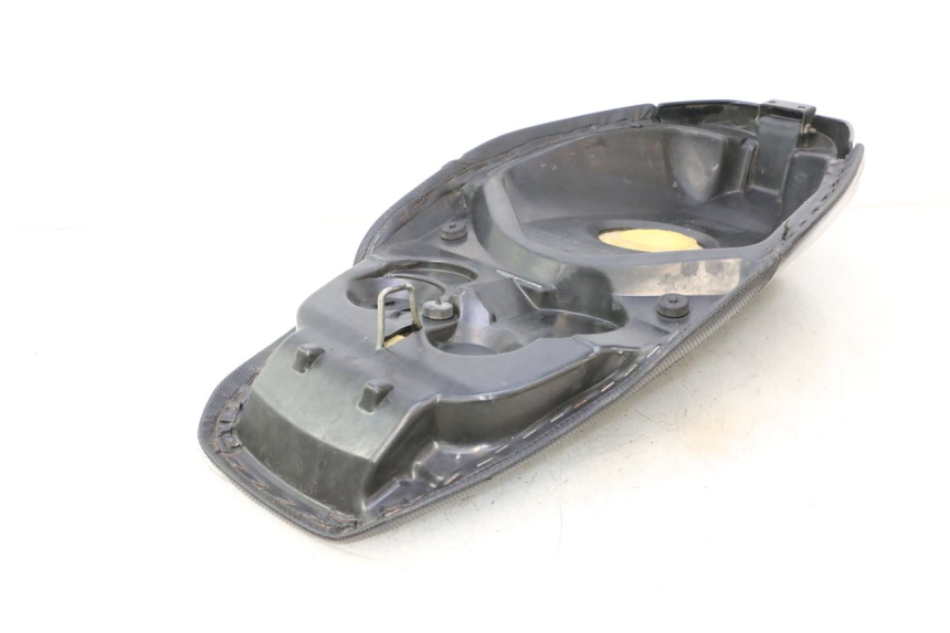 photo de SELLA PEUGEOT SPEEDFIGHT 2 AC 50 (2000 - 2009) - Stato della superficie e materiale