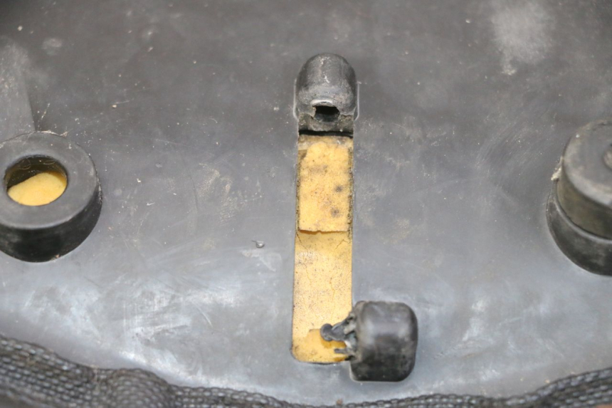 photo de SELLA PEUGEOT SPEEDFIGHT 3 AIR 50 (2009 - 2015) - Dettagli dei punti di fissaggio