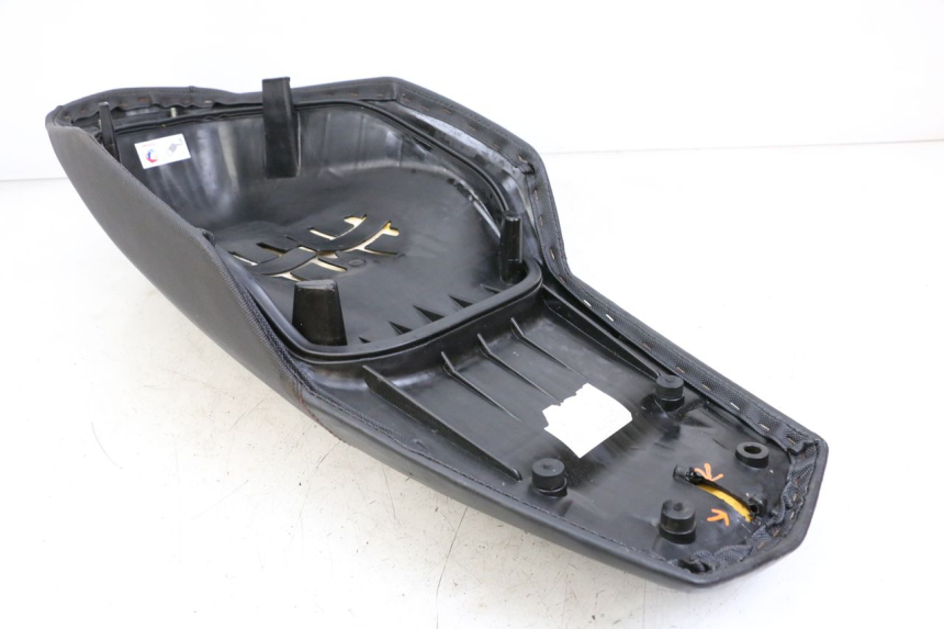 photo de SELLA PEUGEOT SPEEDFIGHT 4 2T 50 (2015 - 2019) - Stato della superficie e materiale