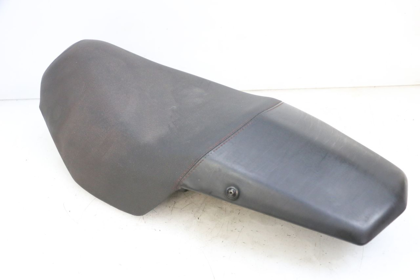 photo de SELLA PEUGEOT SPEEDFIGHT 4 4T EFI 50 (2021 - 2025) - Dettagli dei punti di fissaggio