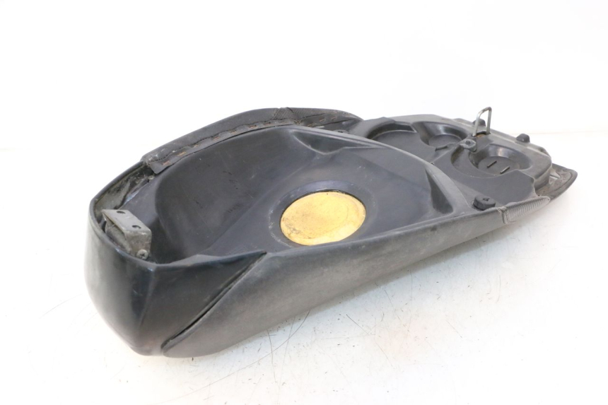 photo de SELLE PEUGEOT SPEEDFIGHT LC 50 (1996 - 2002) - Primo piano tecnico