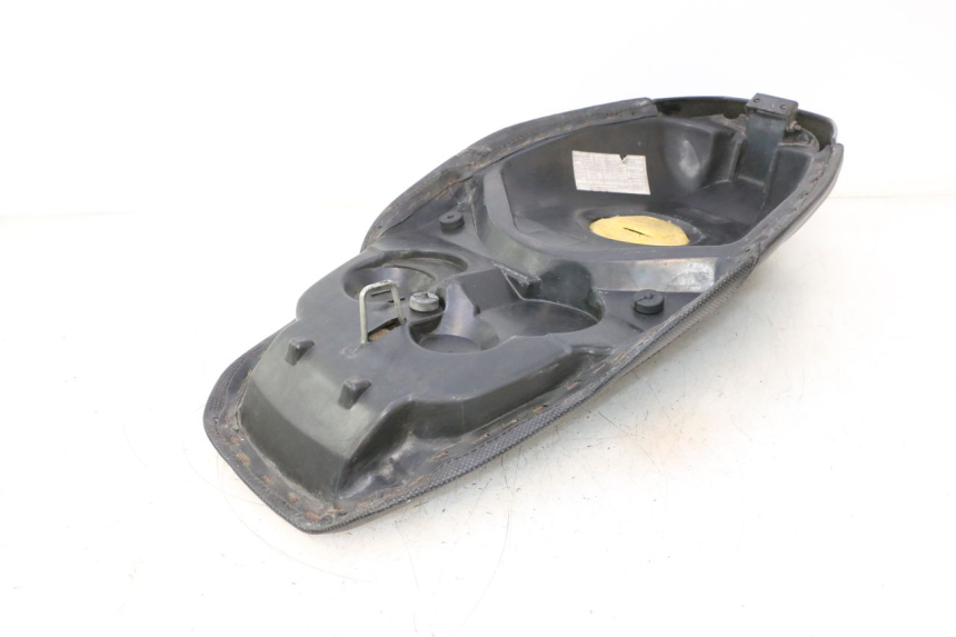 photo de SELLE PEUGEOT SPEEDFIGHT LC 50 (1996 - 2002) - Dettagli dei punti di fissaggio