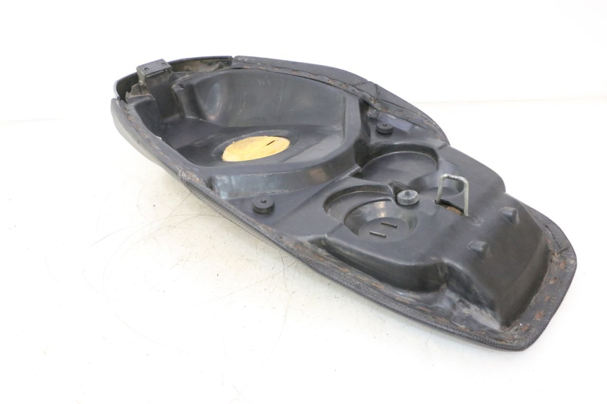 photo de SELLE PEUGEOT SPEEDFIGHT LC 50 (1996 - 2002) - Stato della superficie e materiale