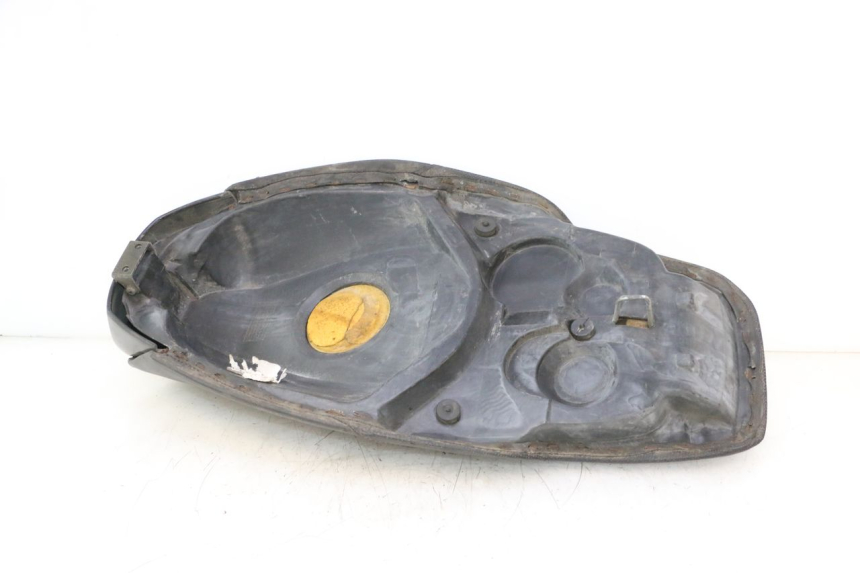 photo de SELLE PEUGEOT SPEEDFIGHT LC 50 (1996 - 2002) - Dettagli dei punti di fissaggio
