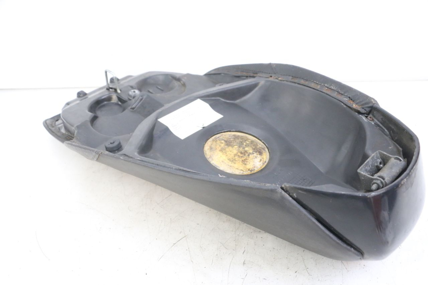 photo de SELLE PEUGEOT SPEEDFIGHT 100 (1997 - 2007) - Zoom sullo stato d'uso