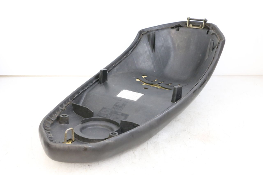 photo de SELLA PEUGEOT STREETZONE 2T 50 (2014 - 2019) - Stato della superficie e materiale