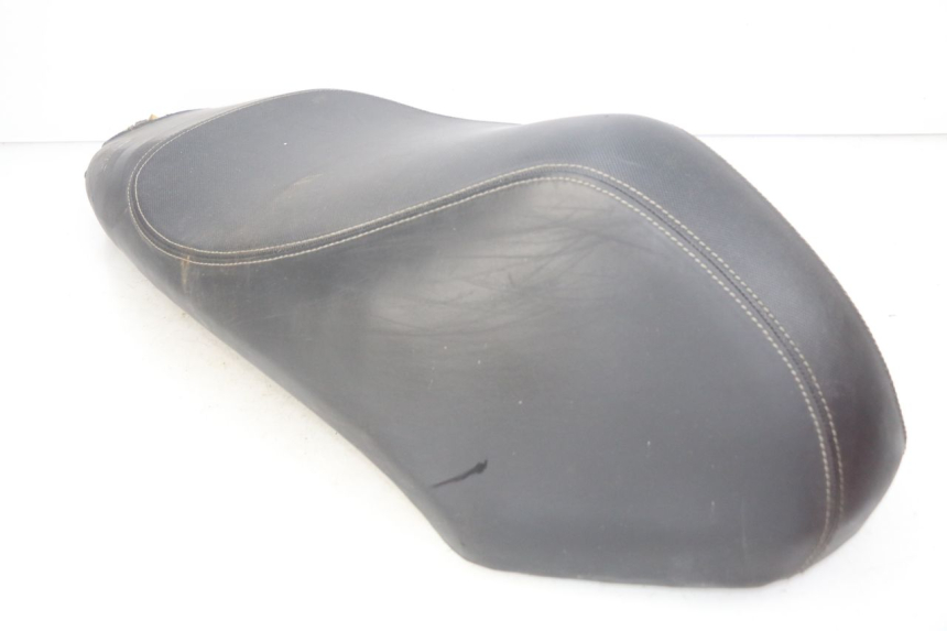 photo de SELLE PEUGEOT STREETZONE 4T 50 (2018 - 2023) - Dettaglio del componente