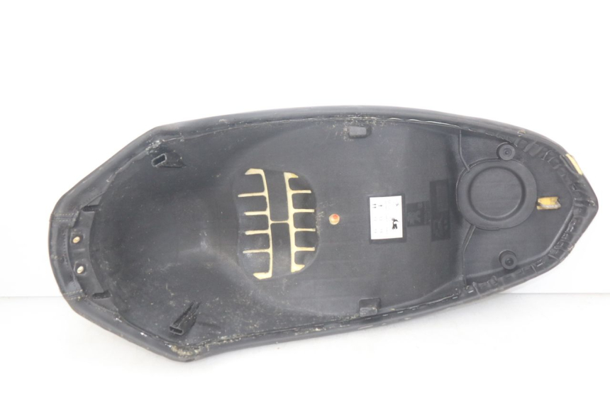 photo de SELLE PEUGEOT STREETZONE 4T 50 (2018 - 2023) - Zoom sui componenti