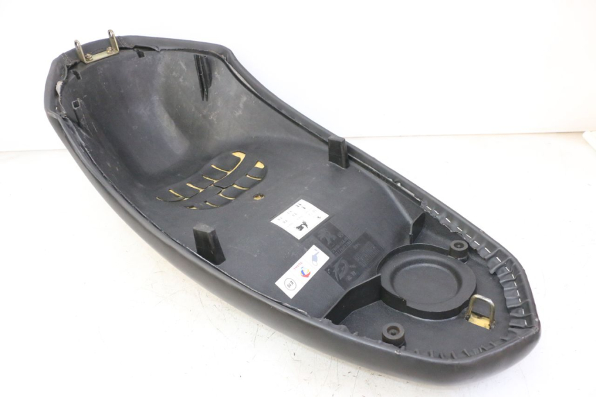 photo de SELLA PEUGEOT STREETZONE I 2T 50 (2018 - 2020) - Zoom sullo stato d'uso