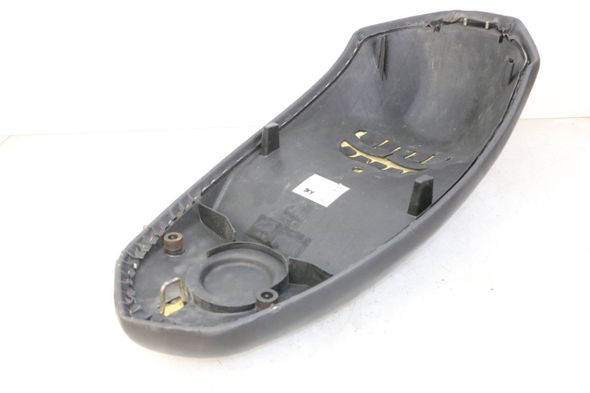 photo de SELLA PEUGEOT STREETZONE I NAKED 2T 50 (2018 - 2020) - Dettagli dei punti di fissaggio