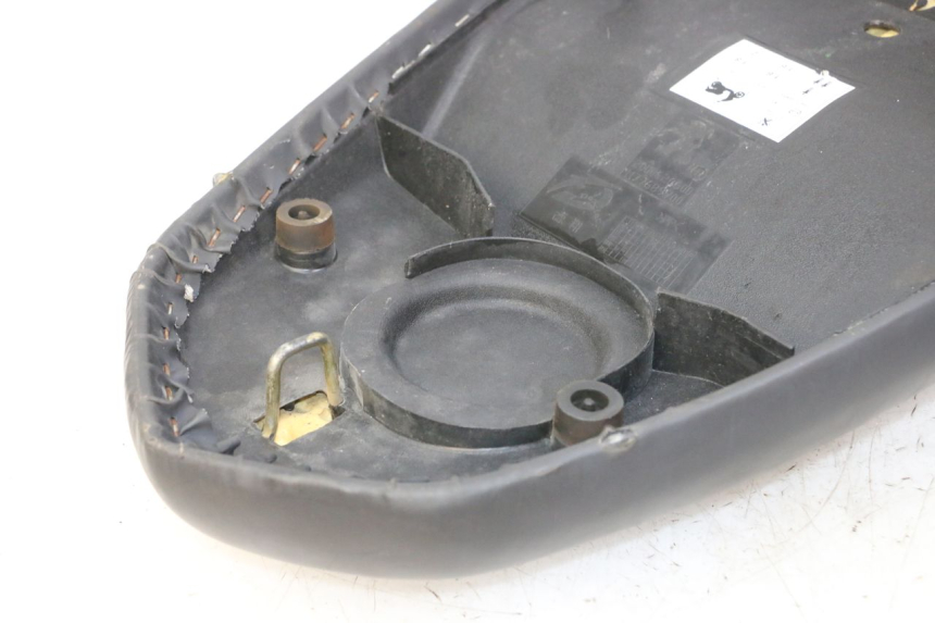 photo de SELLA PEUGEOT STREETZONE I NAKED 2T 50 (2018 - 2020) - Stato della superficie e materiale