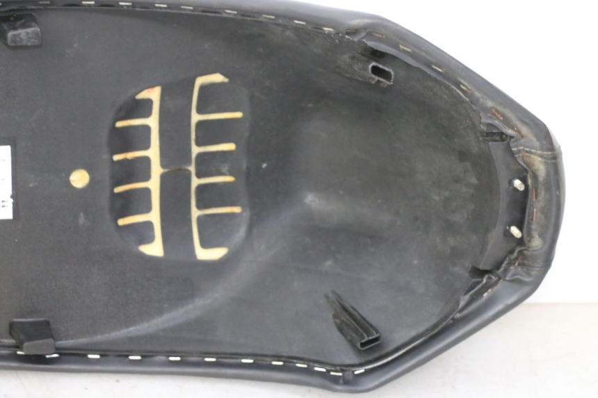 photo de SELLA PEUGEOT STREETZONE I NAKED 2T 50 (2018 - 2020) - Marcature e riferimenti originali