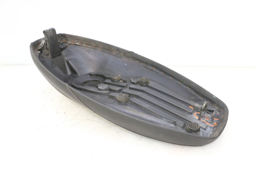 photo de SELLE MBK STUNT NAKED 50 (2004 - 2018) - Stato della superficie e materiale