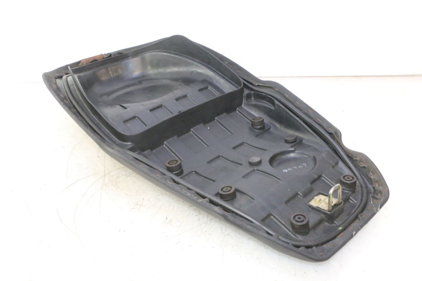 photo de SELLA KYMCO SUPER 8 2T 50 (2007 - 2013) - Angolazione alternativa