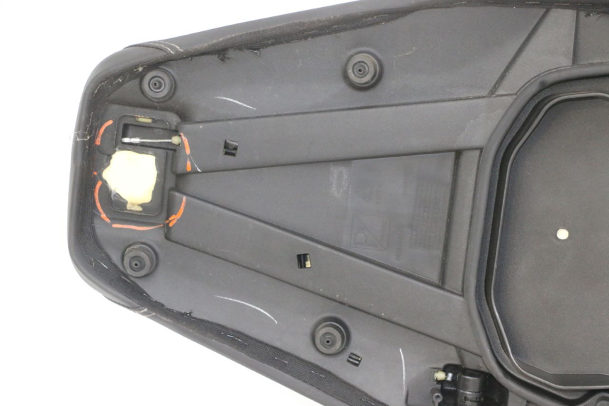 photo de SELLE APRILIA SXR 50 (2021 - 2023) - Angolazione alternativa