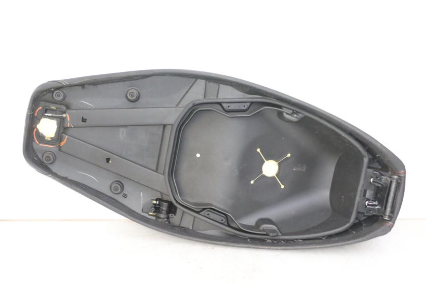 photo de SELLE APRILIA SXR 50 (2021 - 2023) - Panoramica del profilo