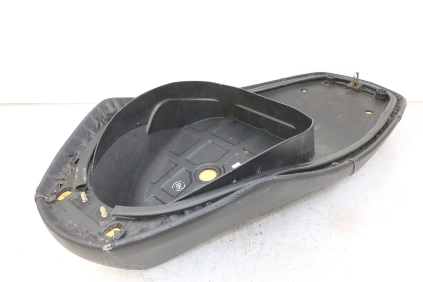 photo de SELLE SYM JET 14 4T 50 (2018 - 2022) - Dettagli dei punti di fissaggio