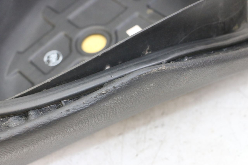 photo de SELLE SYM JET 14 4T 50 (2018 - 2022) - Stato della superficie e materiale