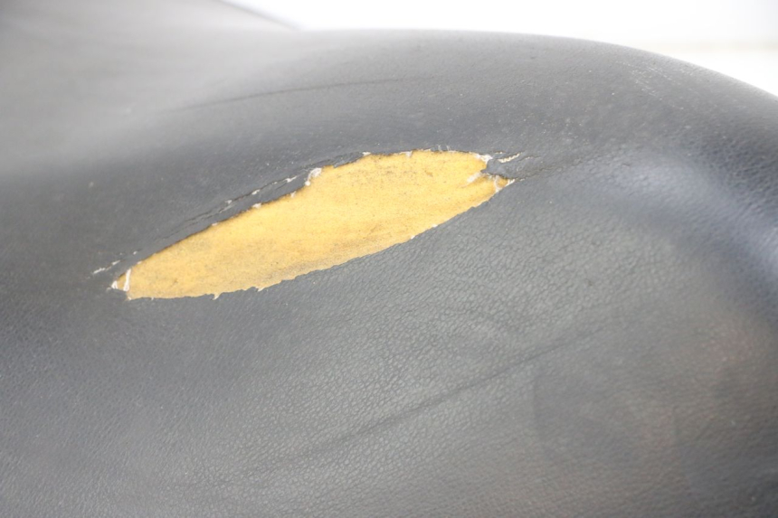 photo de SELLE PEUGEOT TKR TREKKER FURIOUS 50 (2005 - 2014) - Zoom sui componenti