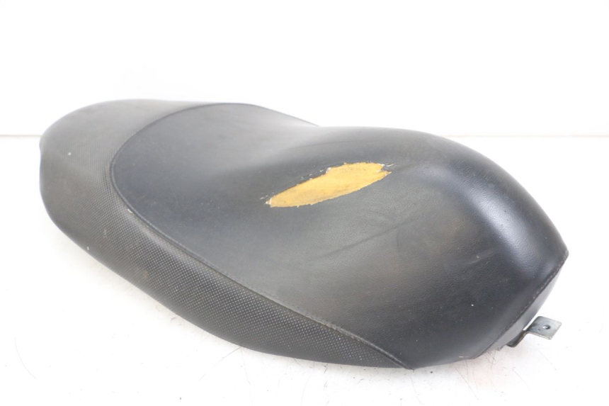 photo de SELLE PEUGEOT TKR TREKKER FURIOUS 50 (2005 - 2014) - Primo piano ad alta risoluzione
