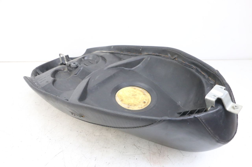 photo de SELLE PEUGEOT TKR TREKKER FURIOUS 50 (2005 - 2014) - Zoom sullo stato d'uso