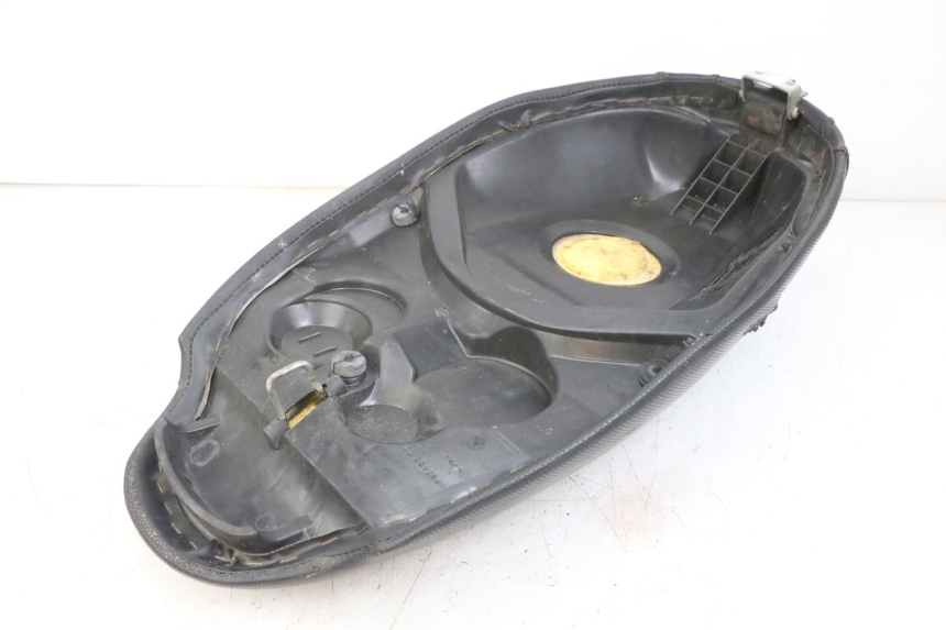 photo de SELLE PEUGEOT TKR TREKKER FURIOUS 50 (2005 - 2014) - Altra angolazione