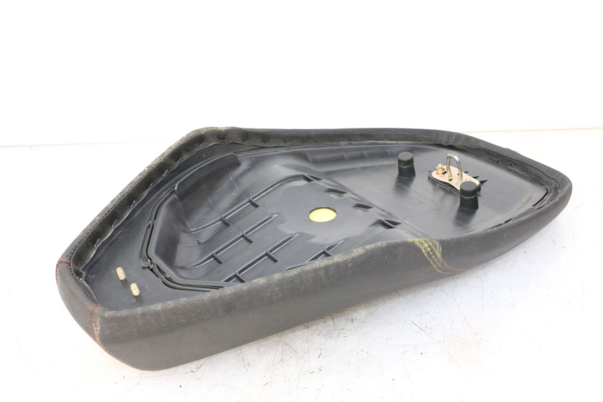 photo de SELLA TNT MOTOR BOSTON 4T 50 (2018 - 2025) - Zoom sui componenti