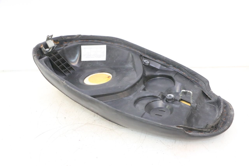 photo de SELLA PEUGEOT TREKKER 50 (1995 - 2004) - Primo piano tecnico