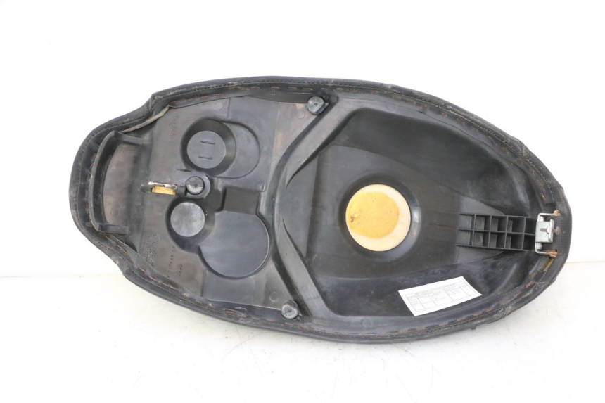photo de SELLA PEUGEOT TREKKER 50 (1995 - 2004) - Stato della superficie e materiale