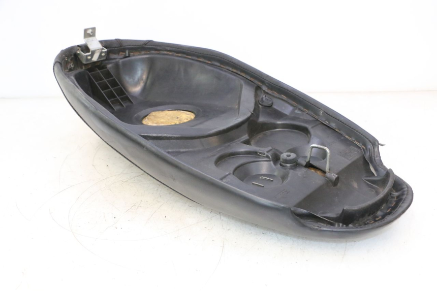 photo de SELLA PEUGEOT TREKKER 50 (1995 - 2004) - Zoom sui componenti