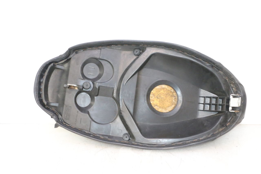 photo de SELLA PEUGEOT TREKKER 50 (1995 - 2004) - Angolazione alternativa
