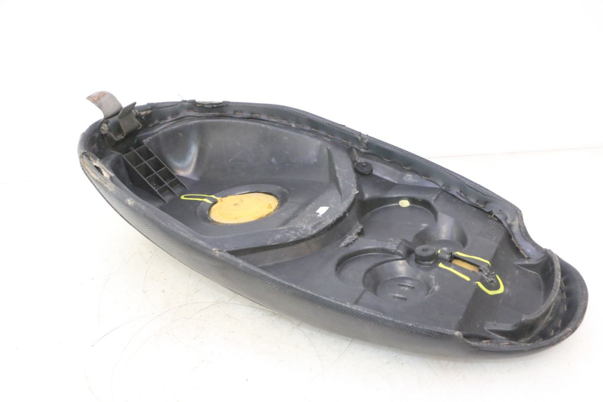 photo de SELLA PEUGEOT TREKKER 50 (1995 - 2004) - Altra vista dell'articolo