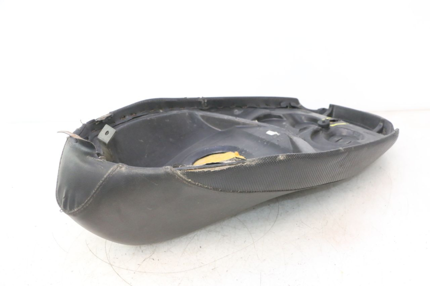photo de SELLA PEUGEOT TREKKER 50 (1995 - 2004) - Zoom sui componenti