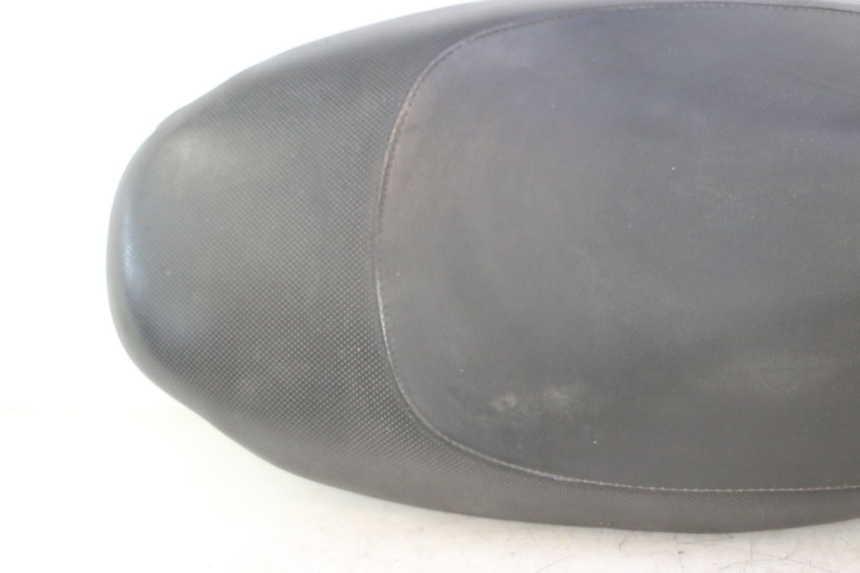 photo de SELLA PEUGEOT TREKKER 50 (1995 - 2004) - Zoom sullo stato d'uso