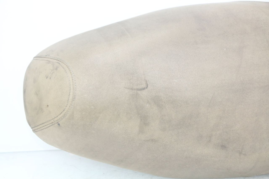 photo de SELLE PEUGEOT TWEET 4T 50 (2010 - 2014) - Primo piano ad alta risoluzione