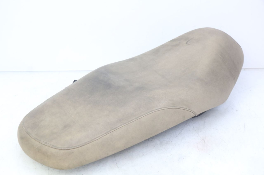 photo de SELLE PEUGEOT TWEET 4T 50 (2010 - 2014) - Zoom sullo stato d'uso