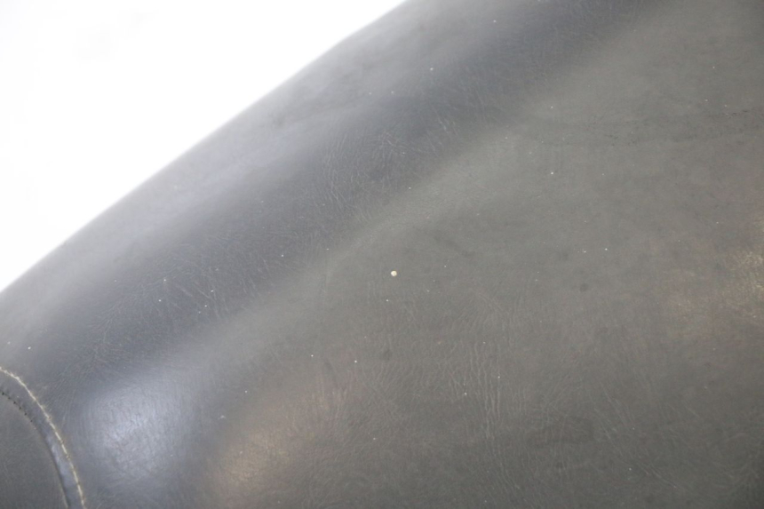 photo de SELLE PEUGEOT TWEET 4T 50 (2014 - 2019) - Zoom sullo stato d'uso