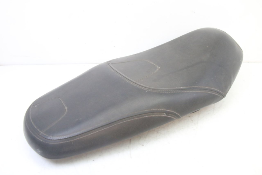 photo de SELLE PEUGEOT TWEET 4T 50 (2014 - 2019) - Stato della superficie e materiale