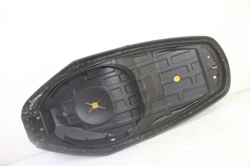 photo de SELLE PEUGEOT TWEET 4T 50 (2018 - 2022) - Dettagli dei punti di fissaggio