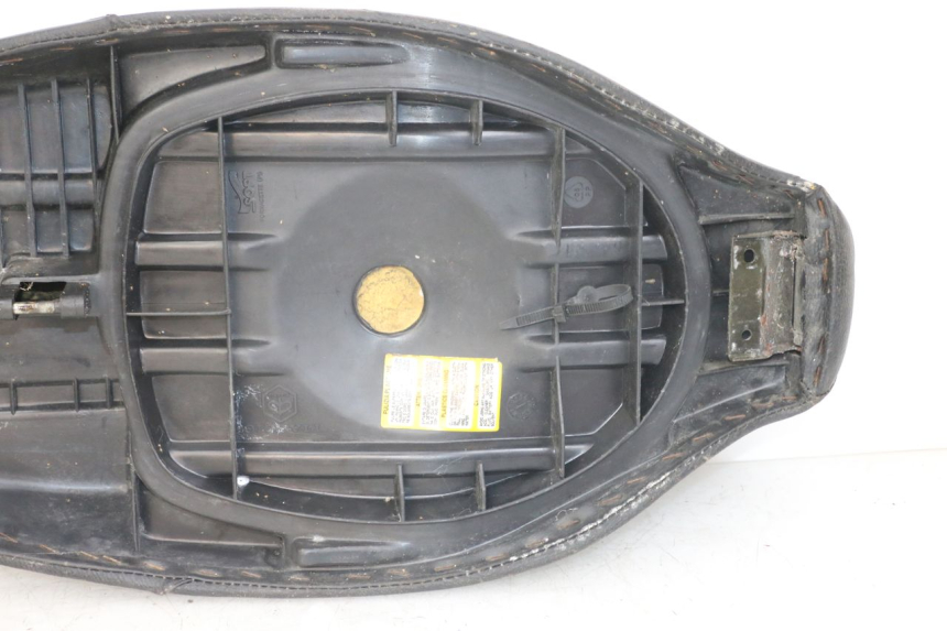 photo de SELLE PIAGGIO TYPHOON 80 (1994 - 1997) - Zoom sui componenti