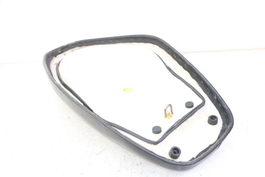 photo de SELLE UNIVERSAL BIKE ZN50QT-11B 50 (2018 - 2021) - Stato della superficie e materiale