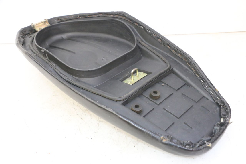 photo de SELLE PEUGEOT V-CLIC VCLIC 50 (2007 - 2013) - Altra angolazione